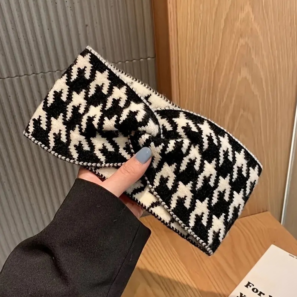 Nwot Asos Houndstooth Pattern Reversible Head Wra… - image 1